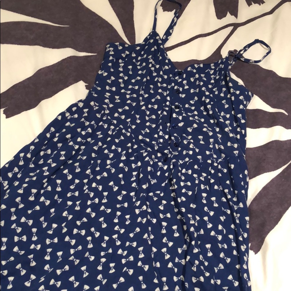Bow blue and white dress